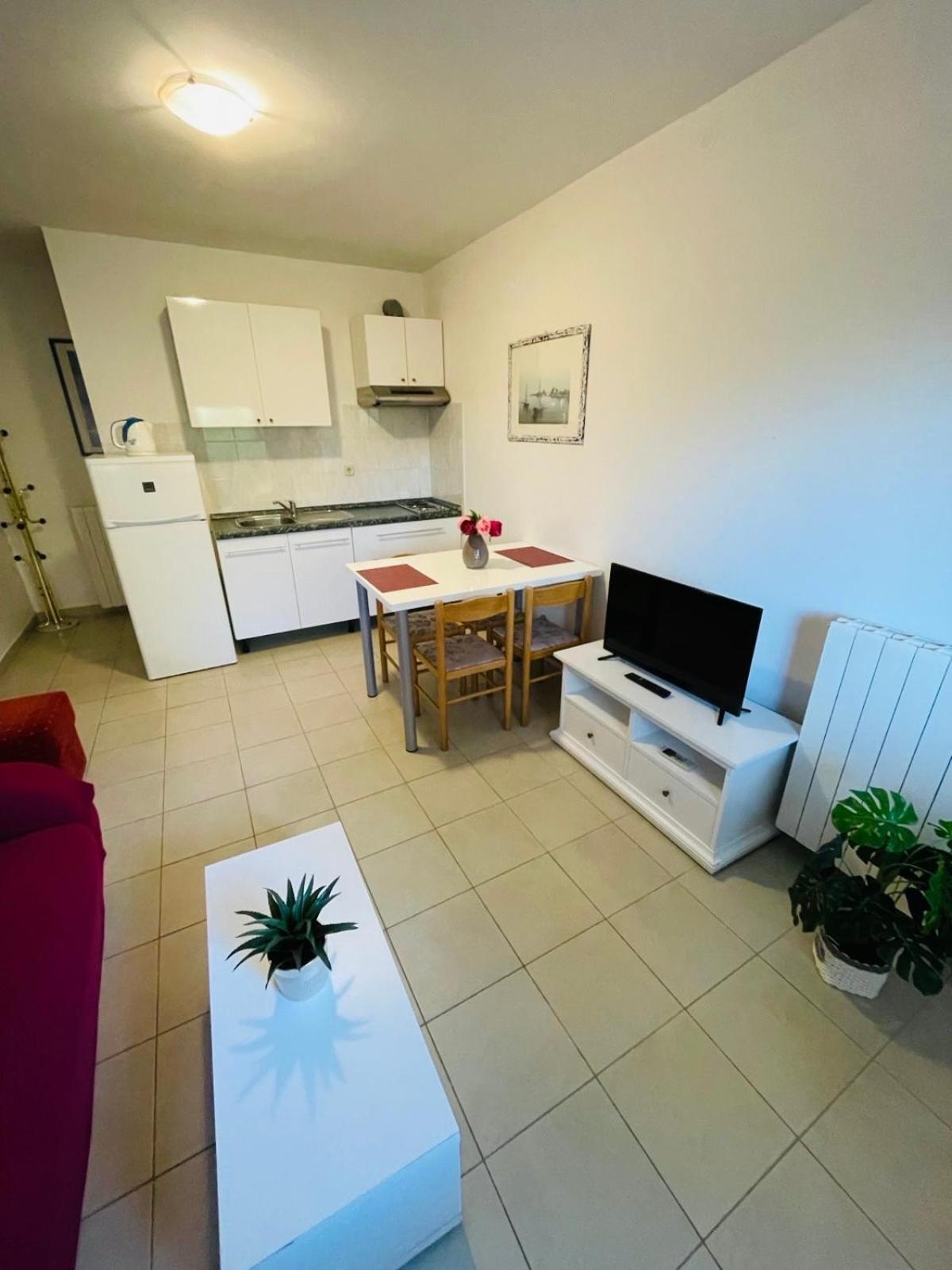 Lavanda 3 Njivice Exteriér fotografie